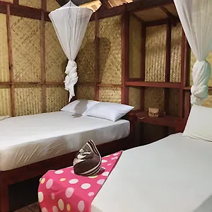 Hutyee Boat Resort
